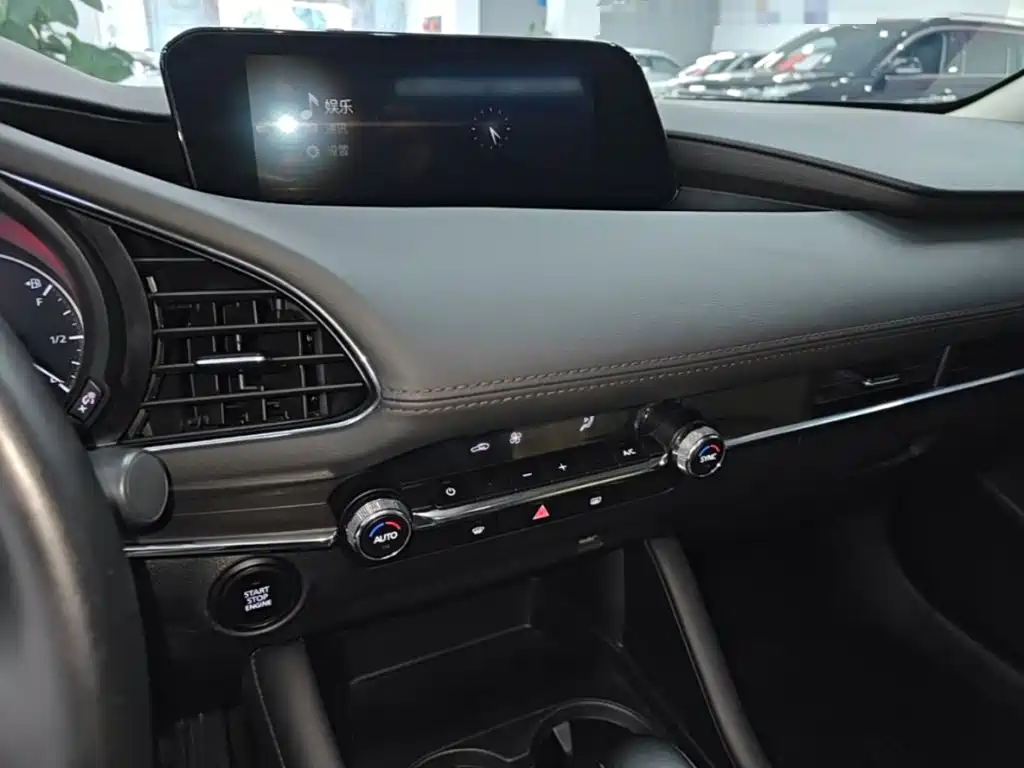 Mazda 3 Axela — миниатюра 13