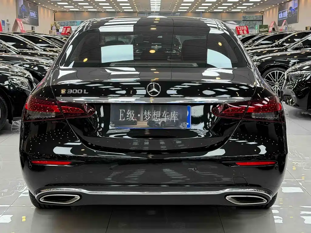 Mercedes-Benz E-Class — миниатюра 16