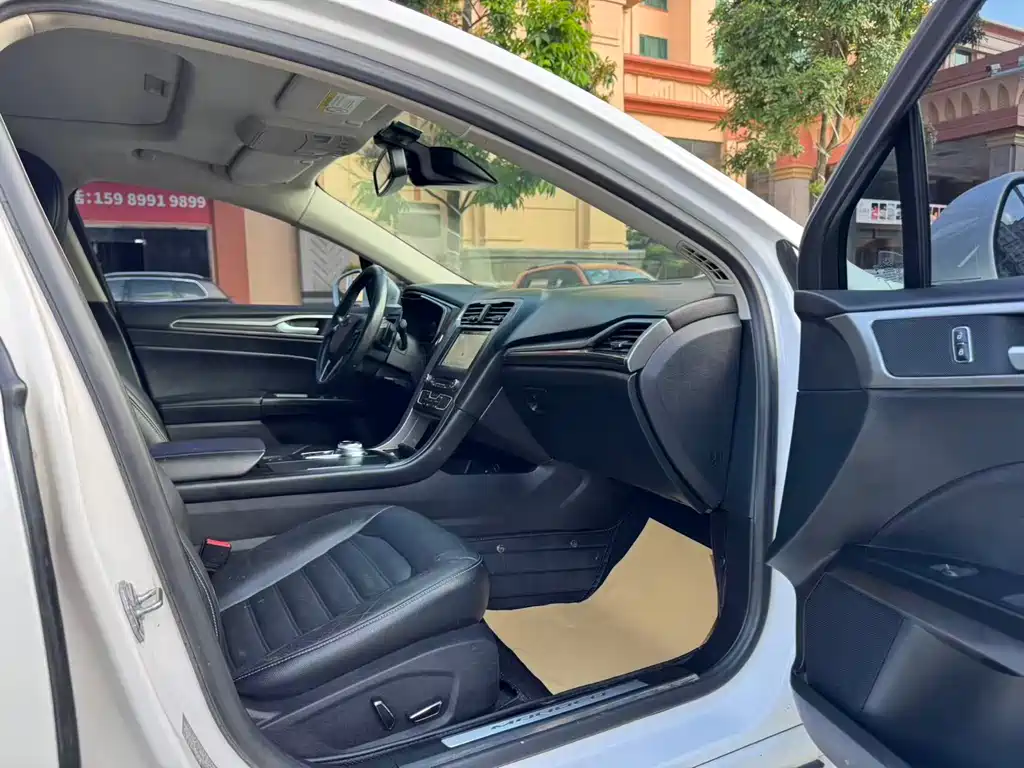 Ford Mondeo — миниатюра 11