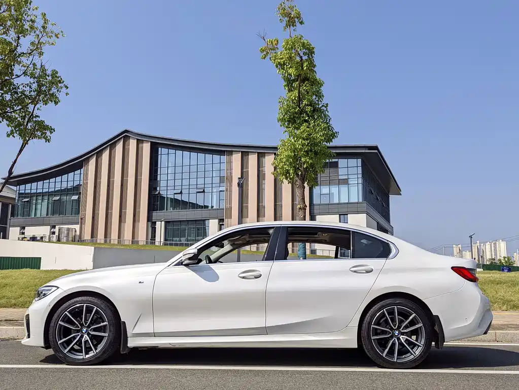 BMW 3 Series — миниатюра 3