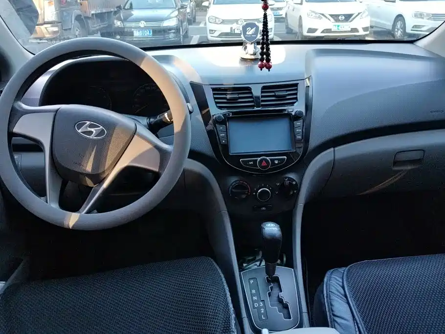 Hyundai Verna — миниатюра 12