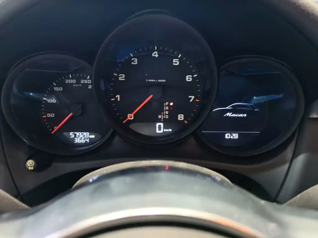 Porsche Macan — миниатюра 12