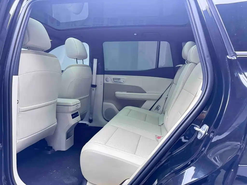 Toyota bZ3X — миниатюра 8