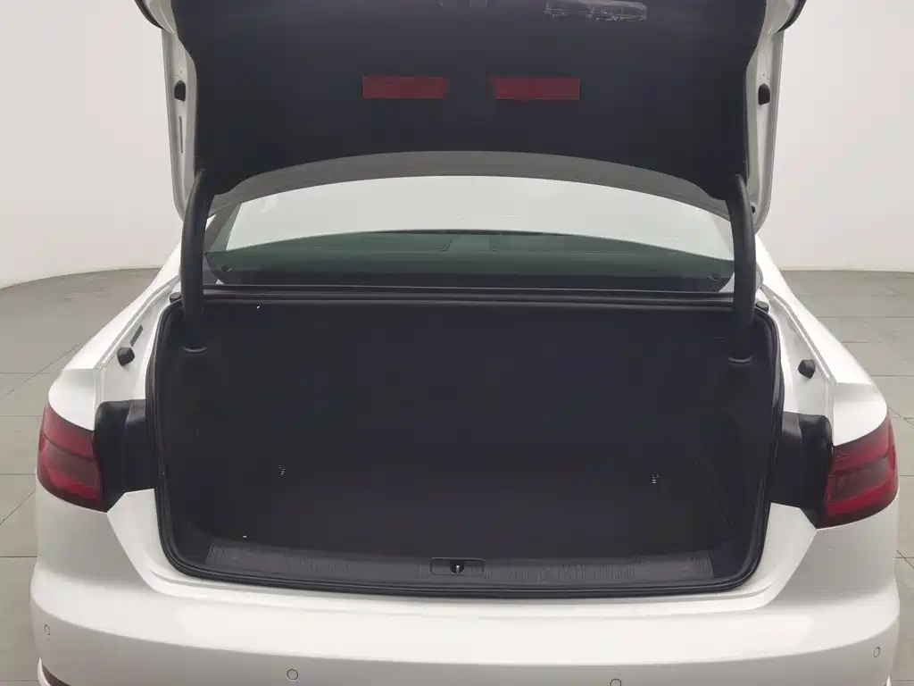 Audi A4L — миниатюра 16