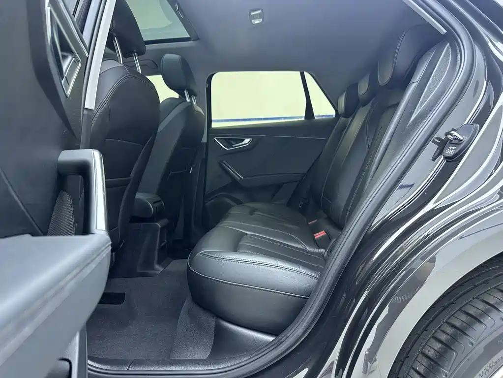 Audi Q2L 2022 35 TFSI Fashion