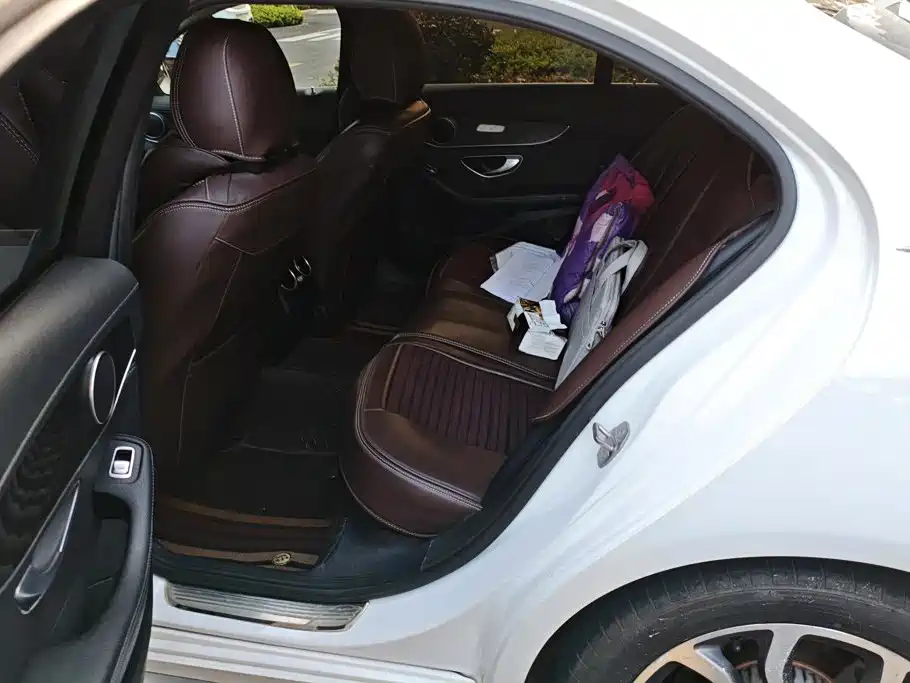 Mercedes-Benz C-Class — миниатюра 11
