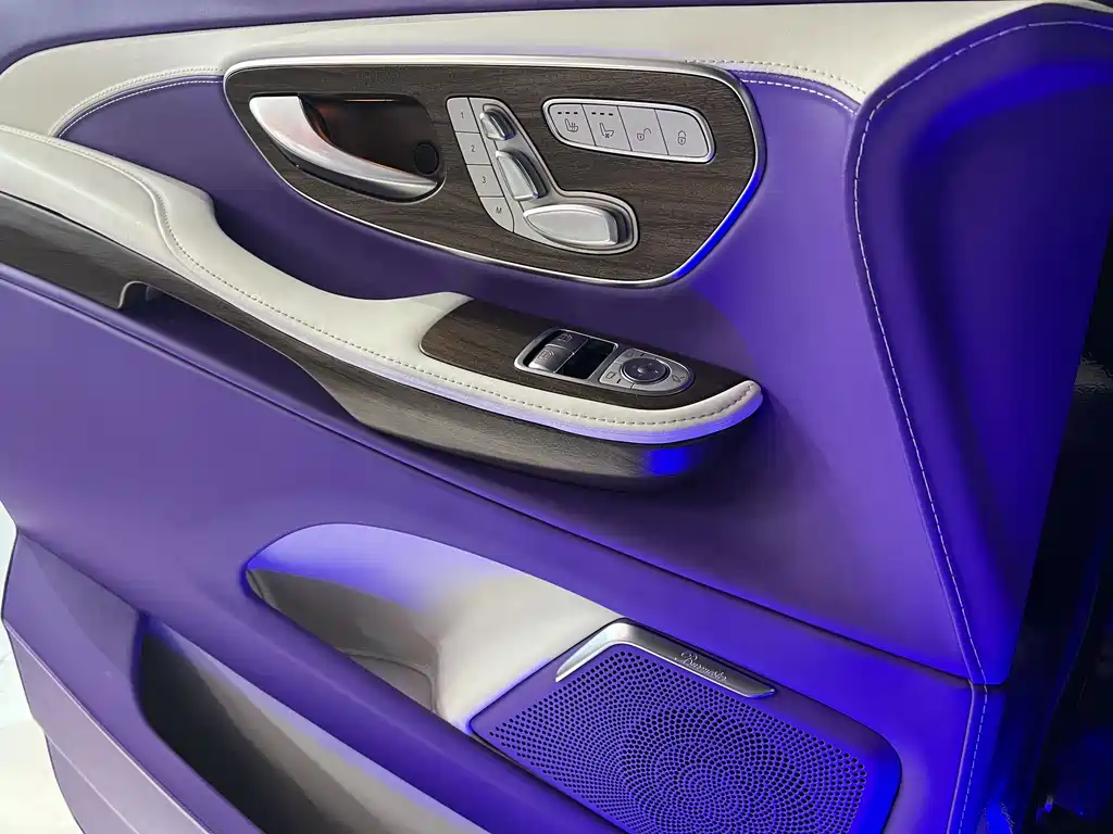 MERCEDES-BENZ V CLASS