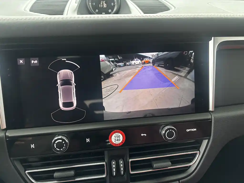 Porsche Macan — миниатюра 18