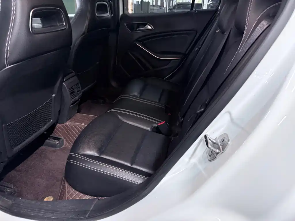 Mercedes-Benz GLA — миниатюра 11