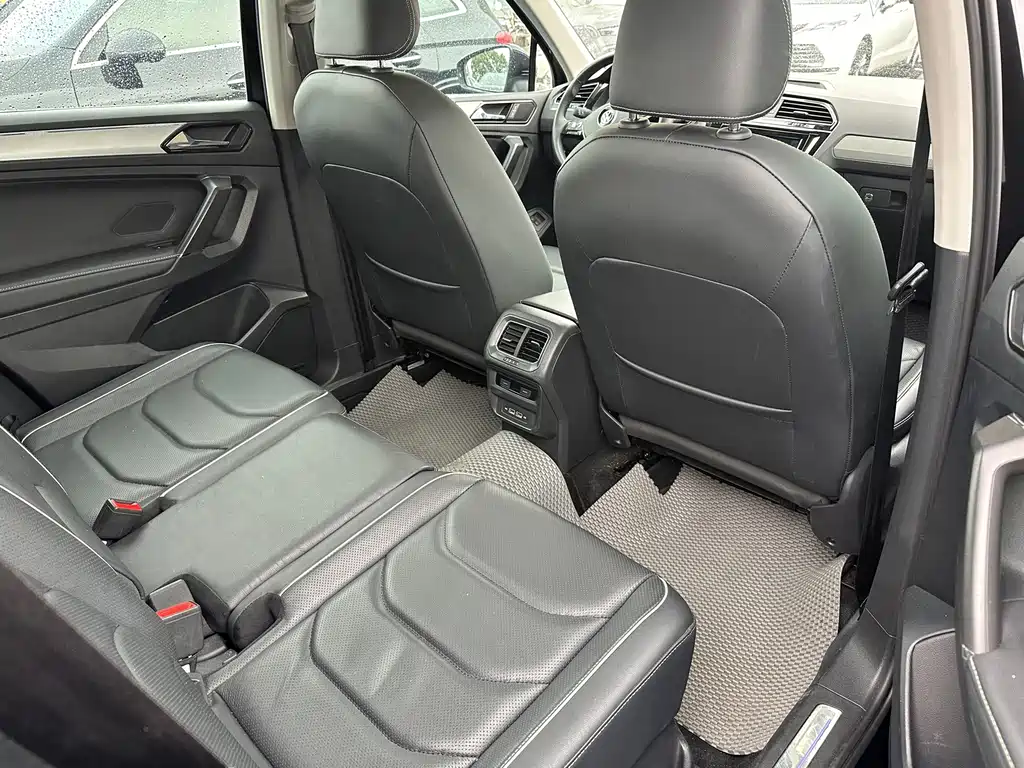 Volkswagen Tiguan L PHEV — миниатюра 15