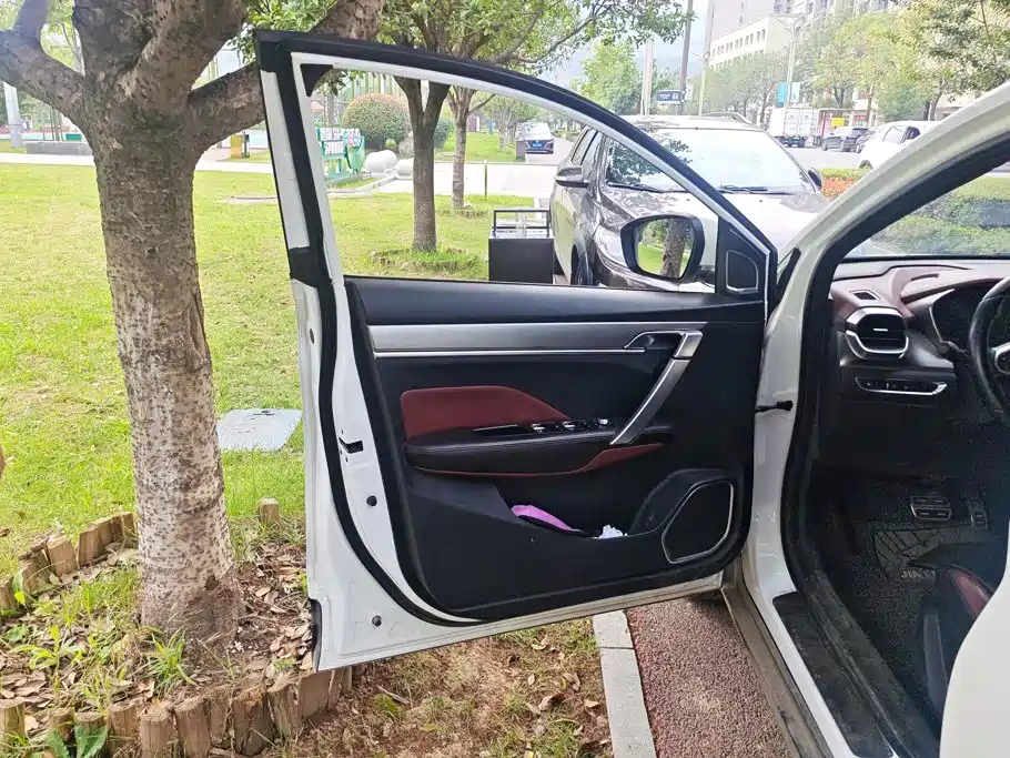 Geely Binyue — миниатюра 7