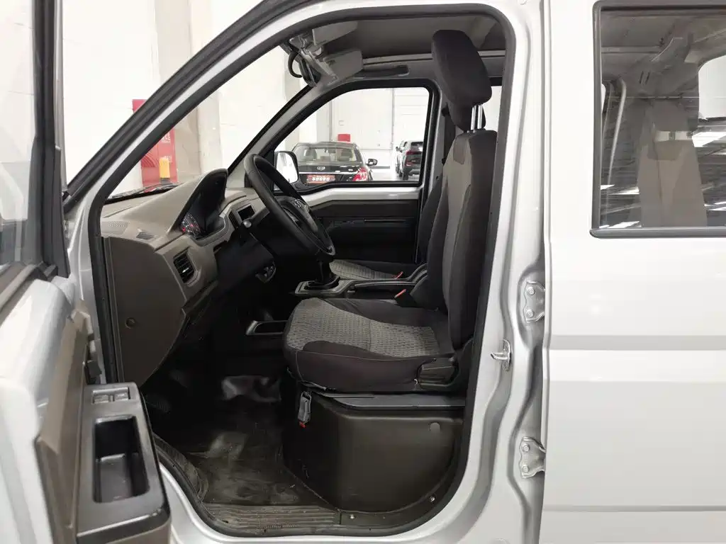 Wuling Rongguang New Truck — миниатюра 10