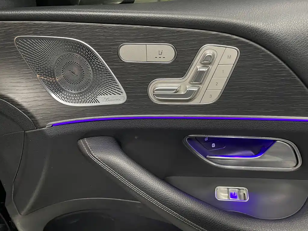Mercedes-Benz GLS — миниатюра 24