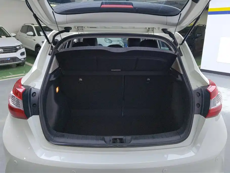 Nissan Tiida 2019 1.6L CVT VI