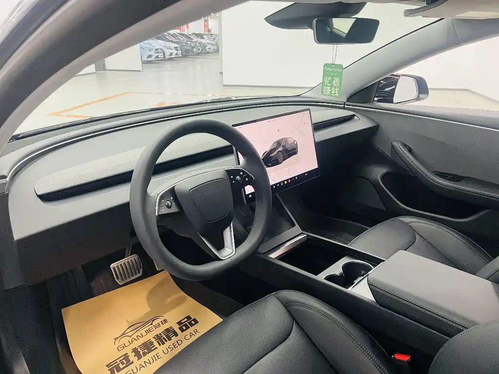 Tesla Model 3 — миниатюра 4