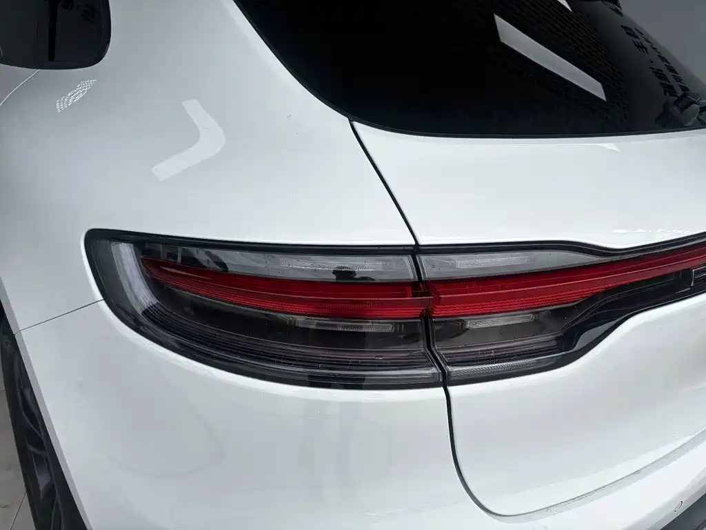Porsche Macan — миниатюра 9