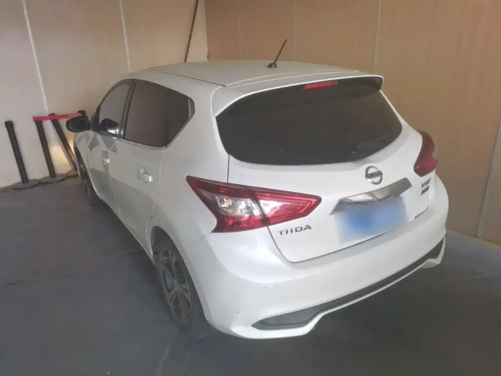Nissan Tiida — миниатюра 12