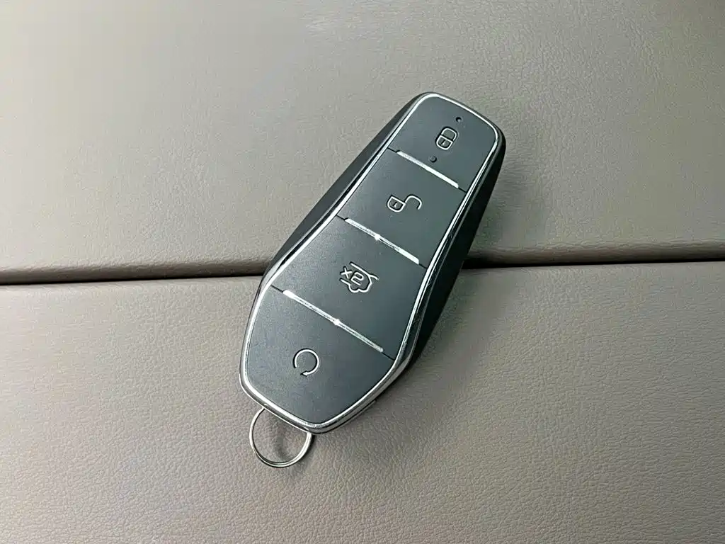 BYD Han — миниатюра 18