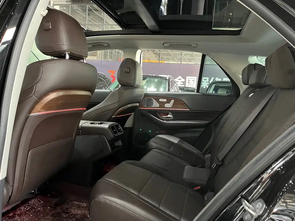 Mercedes-Benz GLE (Import) — миниатюра 9