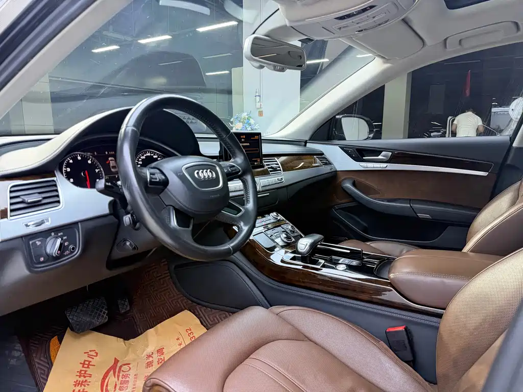 Audi A8 — миниатюра 4
