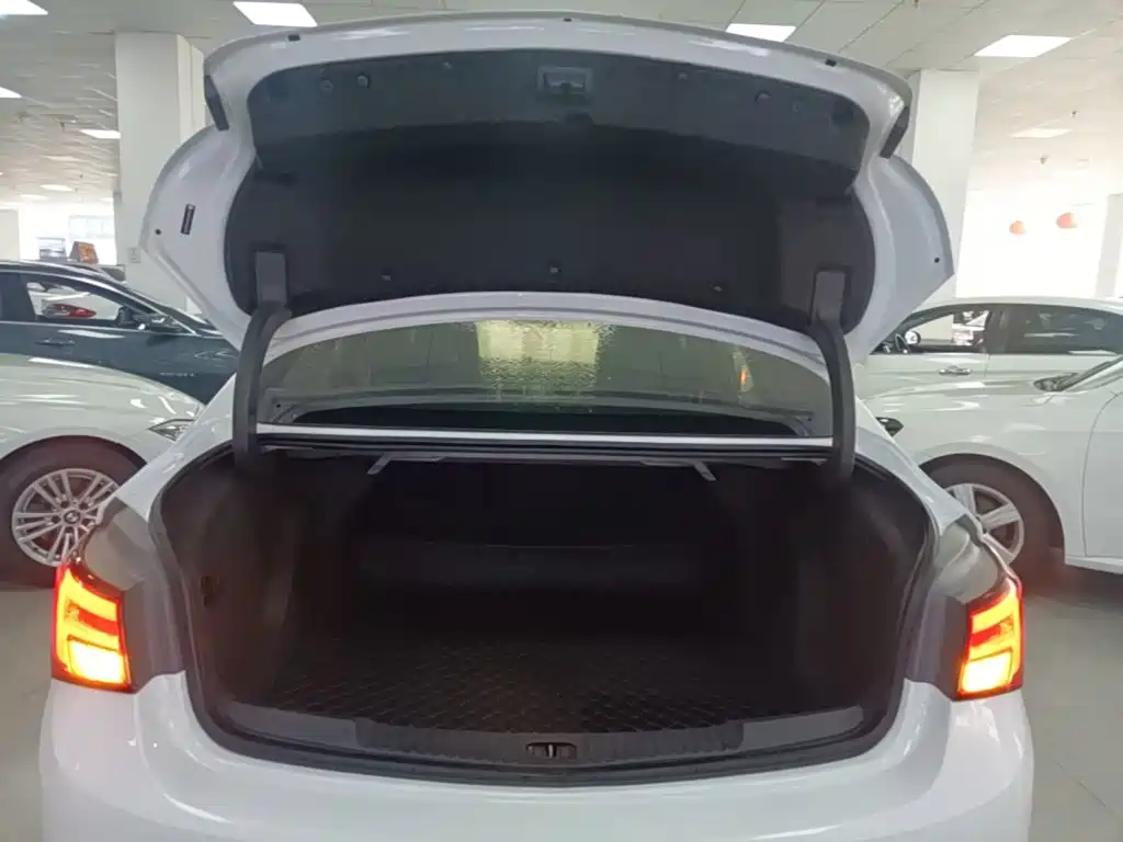 Buick Verano — миниатюра 19