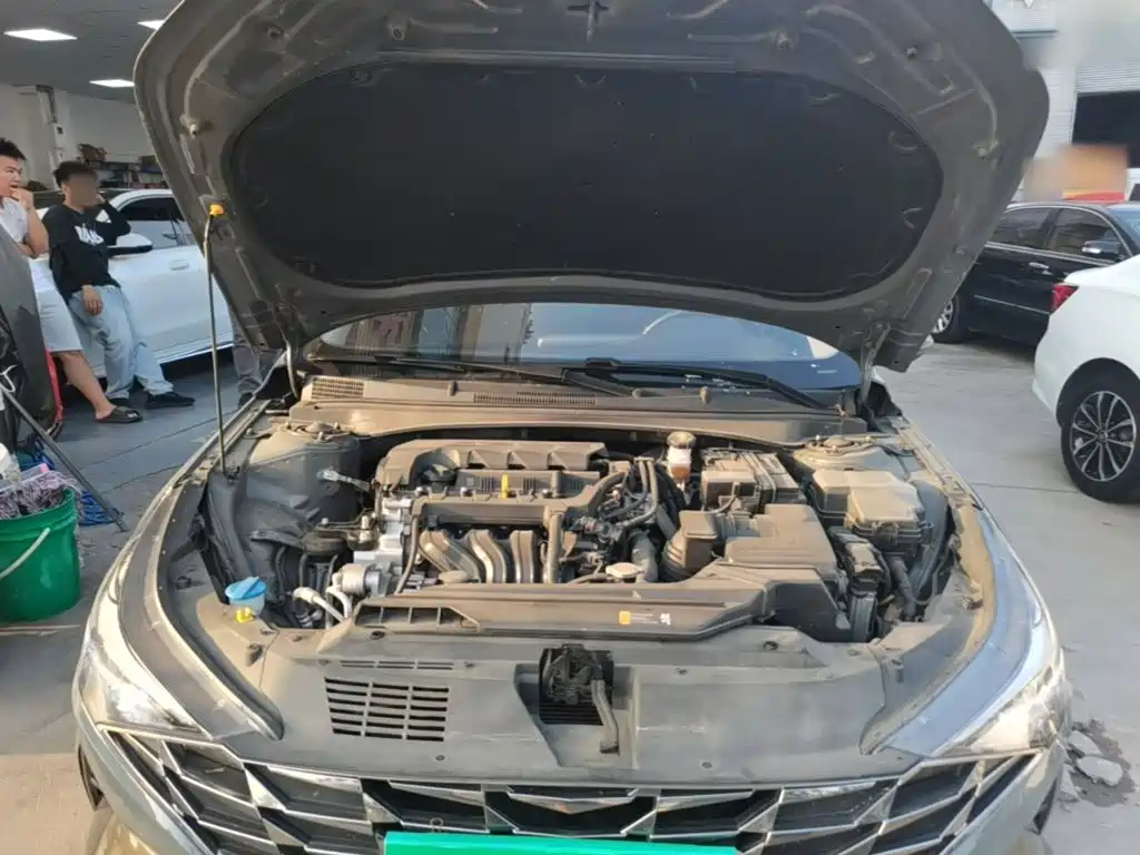 Hyundai Elantra — миниатюра 20
