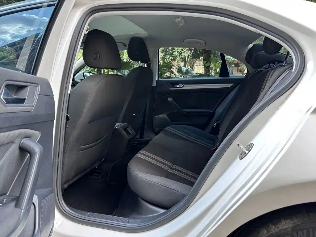 Volkswagen Lamando — миниатюра 6