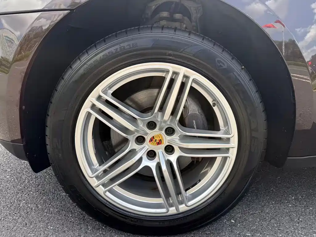 Porsche Macan — миниатюра 12