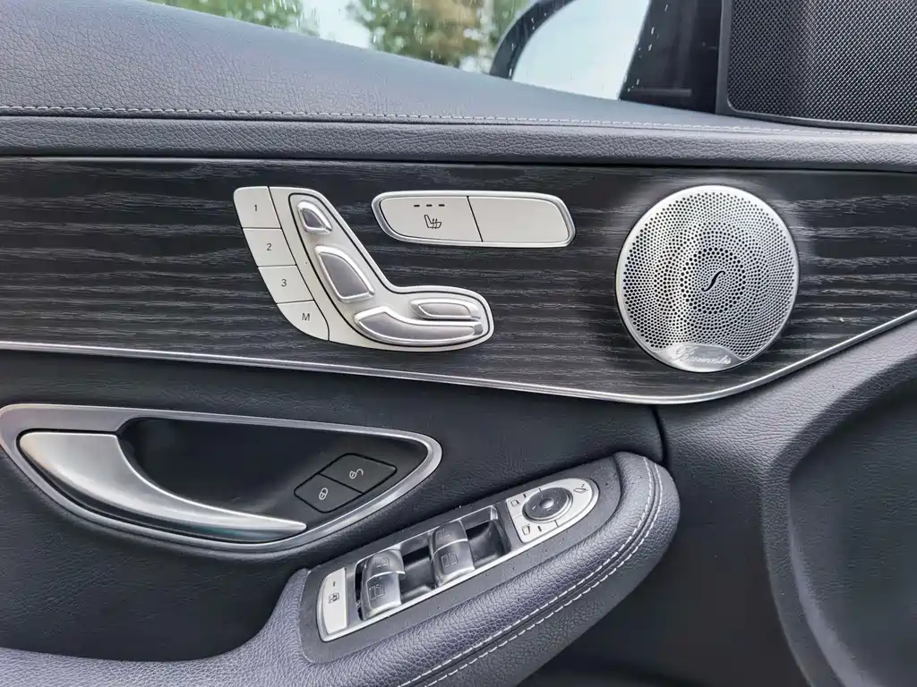 Mercedes-Benz C-Class — миниатюра 3