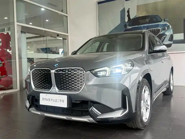 BMW IX1 2025