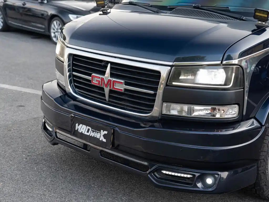 GMC Savana — миниатюра 9