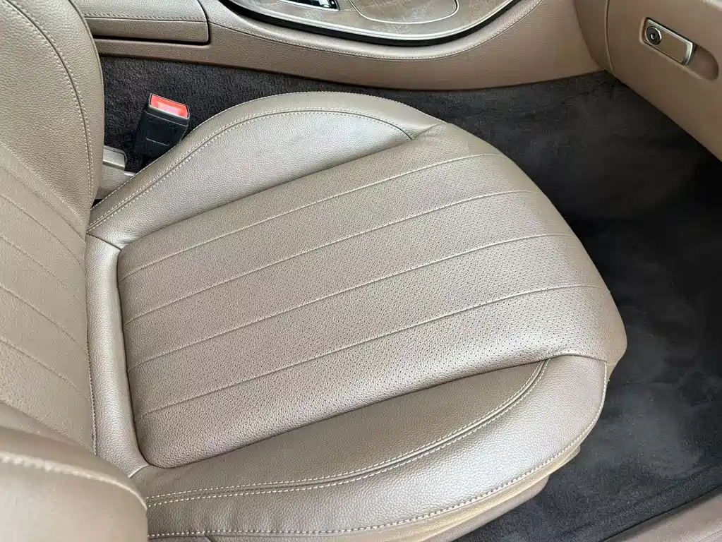 Mercedes-Benz E-Class — миниатюра 32