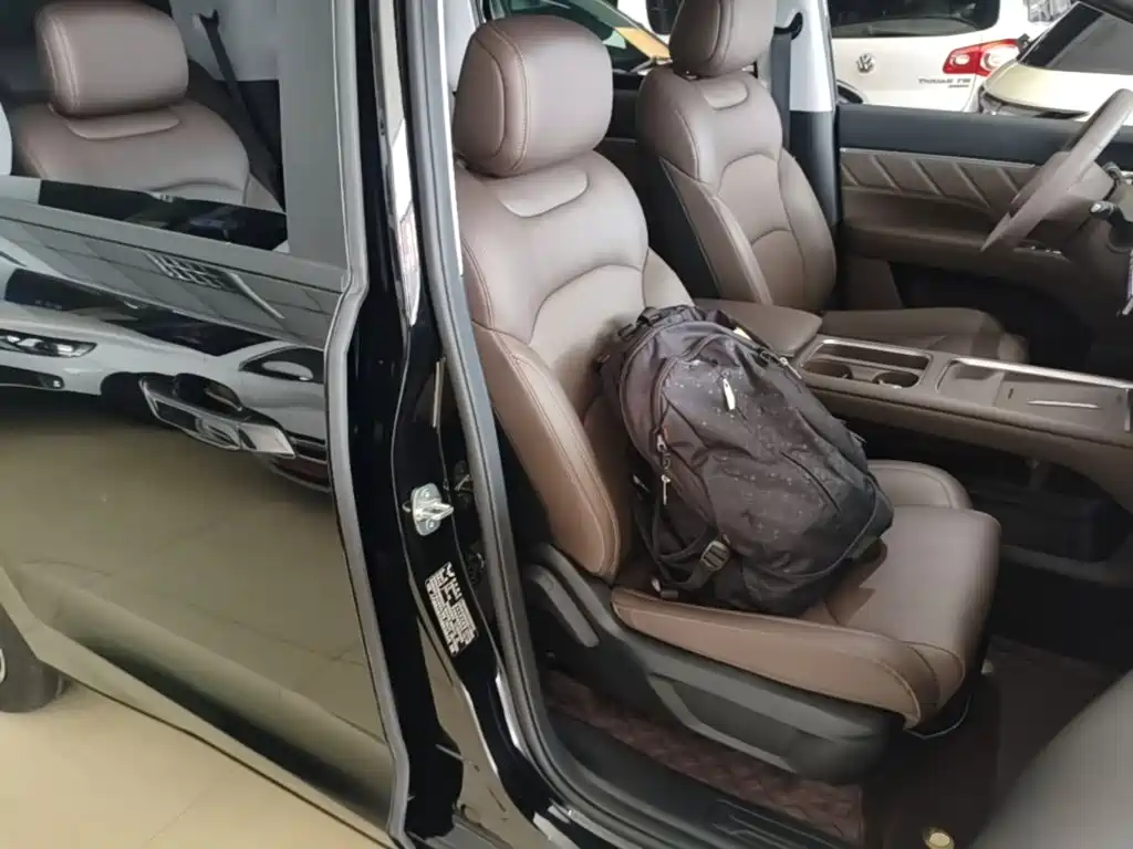Wuling Xingguang 730 New Energy — миниатюра 25