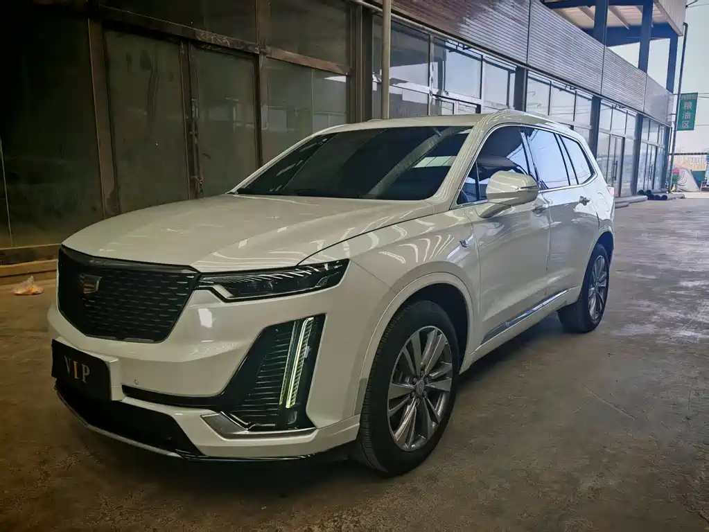 Купить Cadillac XT6