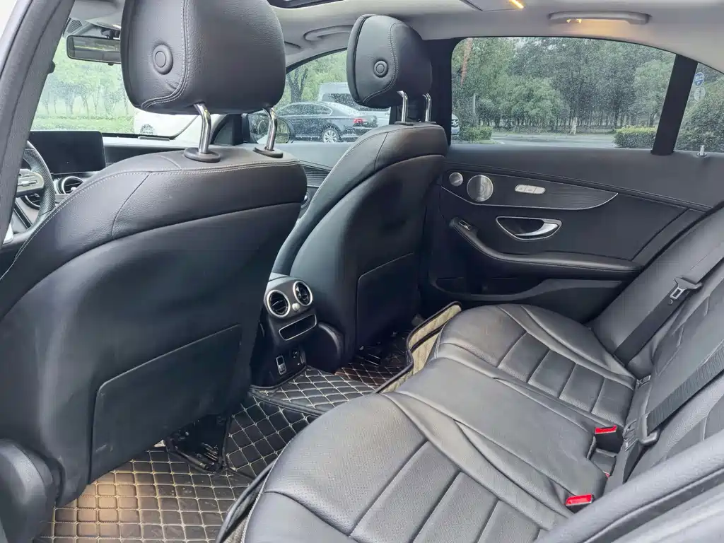 Mercedes-Benz C-Class — миниатюра 5