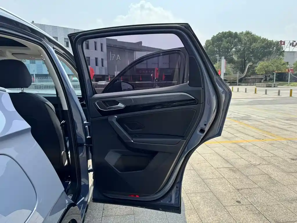 Volkswagen X — миниатюра 20