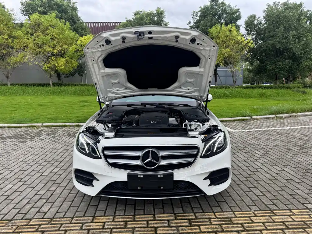 Mercedes-Benz E-Class — миниатюра 15