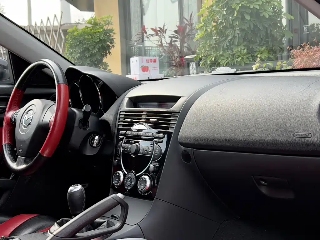 Mazda RX-8 — миниатюра 8