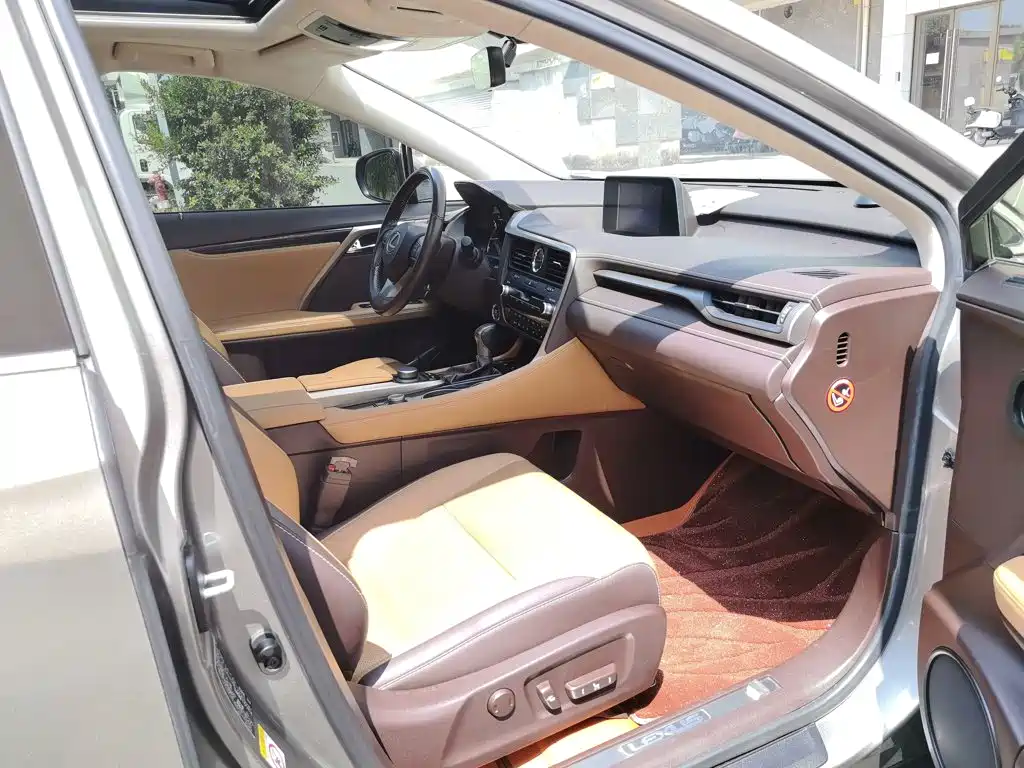 Lexus RX — миниатюра 5