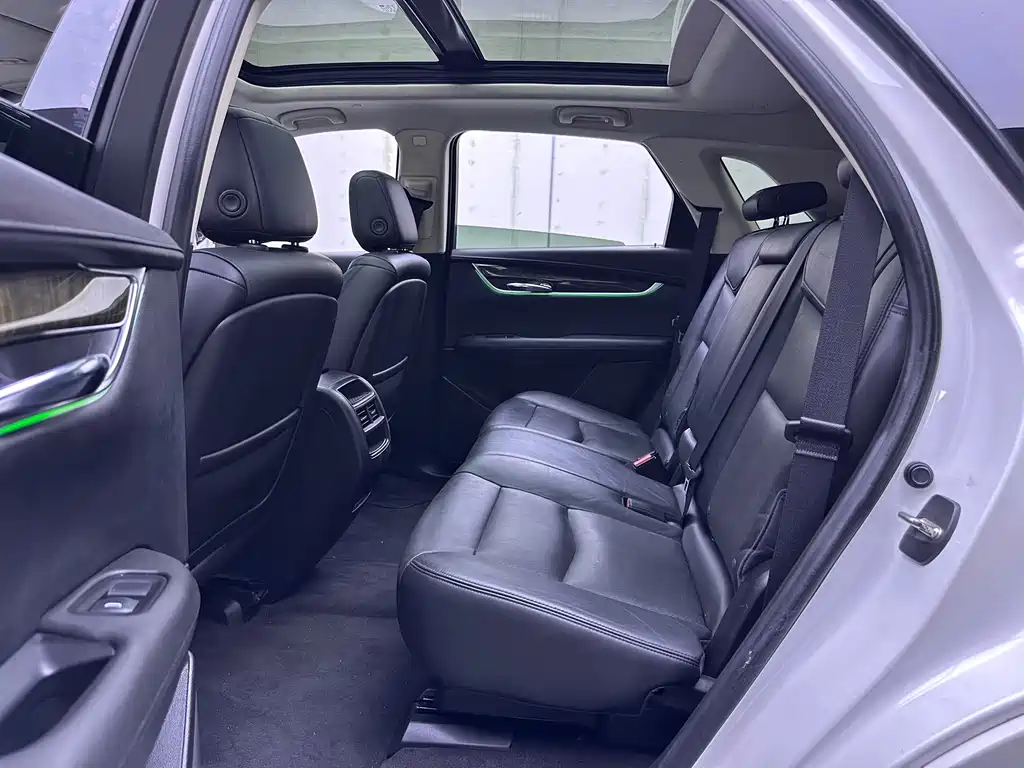 Cadillac XT5 — миниатюра 8