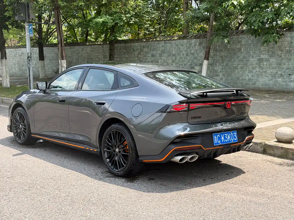 Changan UNI-V 2025 2.0T