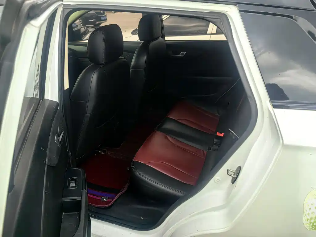 Dongfeng EV YOUNG Guang Xiaoxin — миниатюра 10