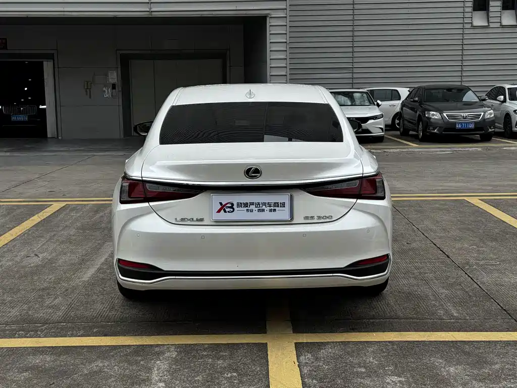Lexus ES — миниатюра 4