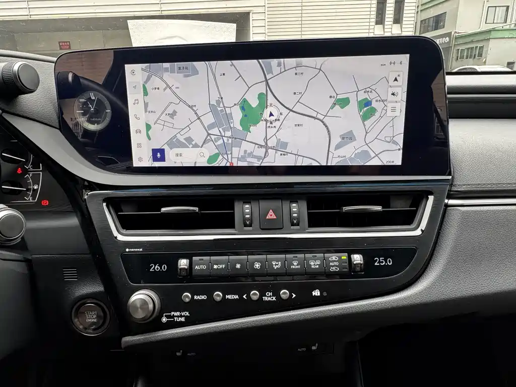 Lexus ES — миниатюра 13