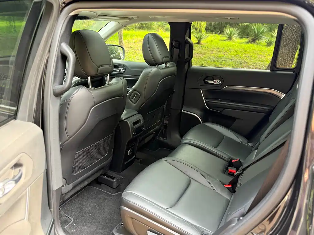 Jeep Grand Commander — миниатюра 13