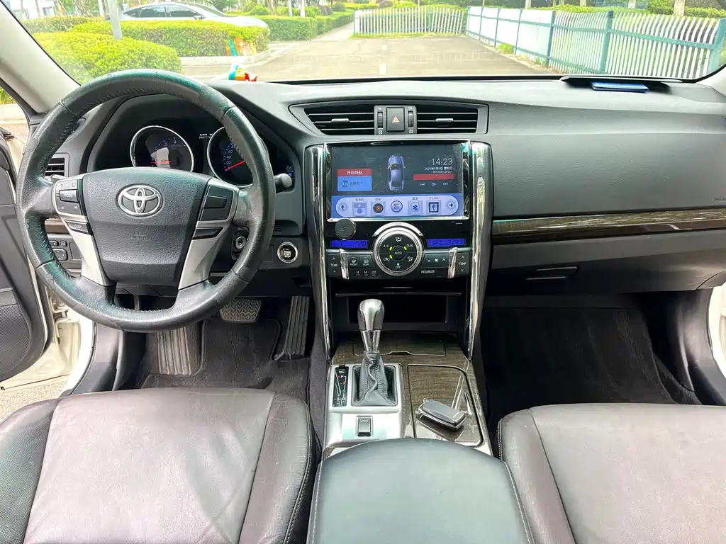 Toyota Reiz — миниатюра 4