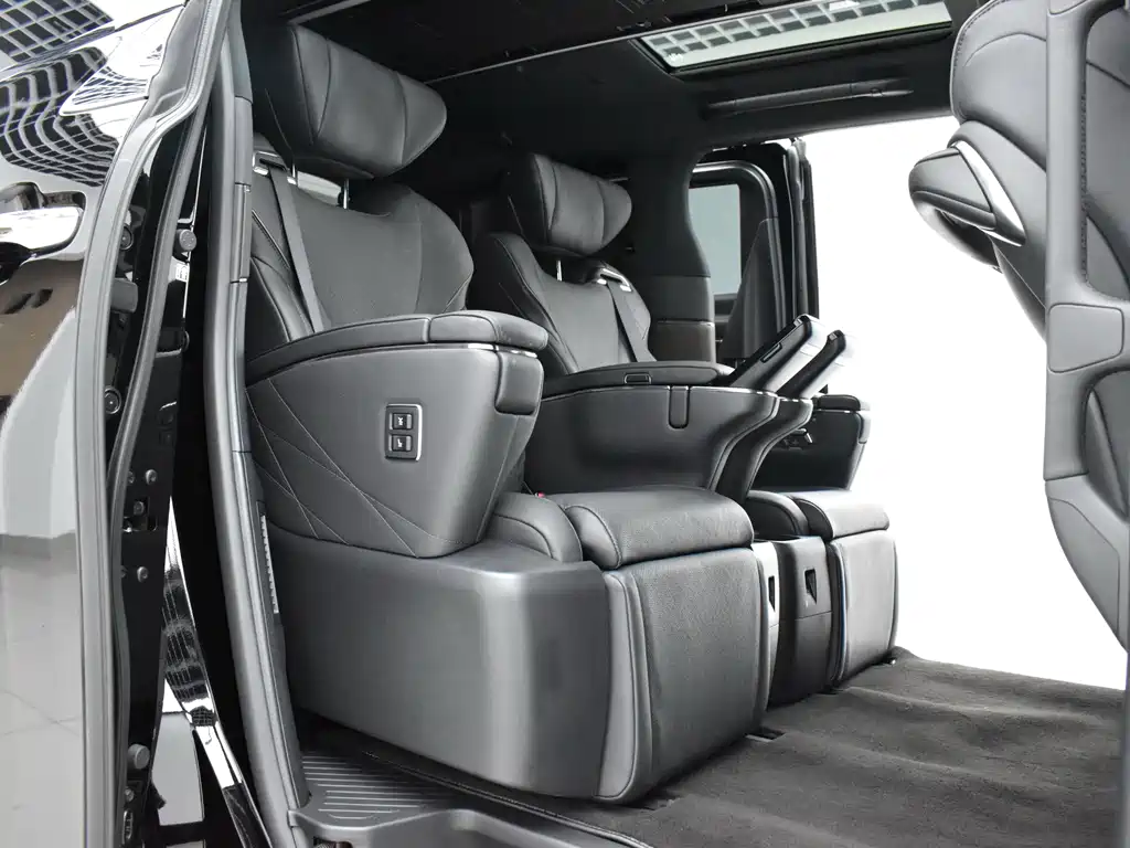 Toyota Vellfire — миниатюра 17
