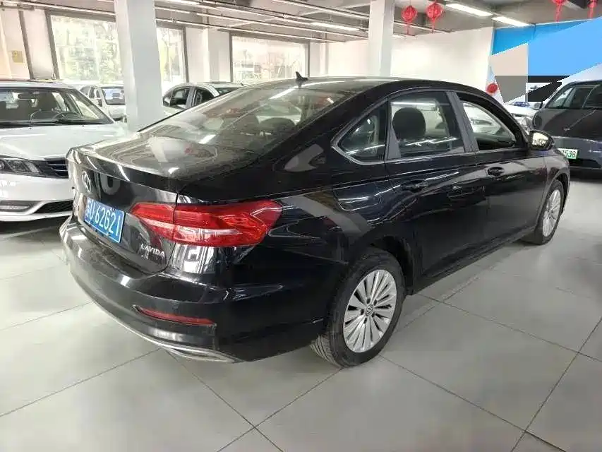 Volkswagen Lavida — миниатюра 6