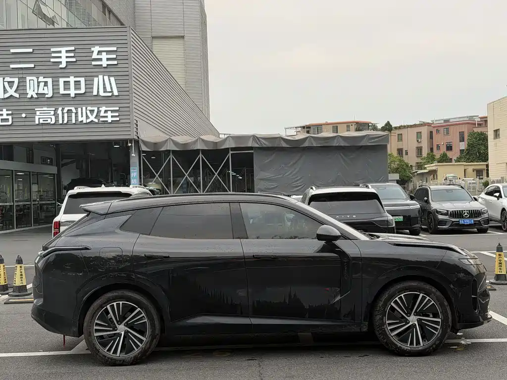 Lynk & Co 08 EM-P — миниатюра 4