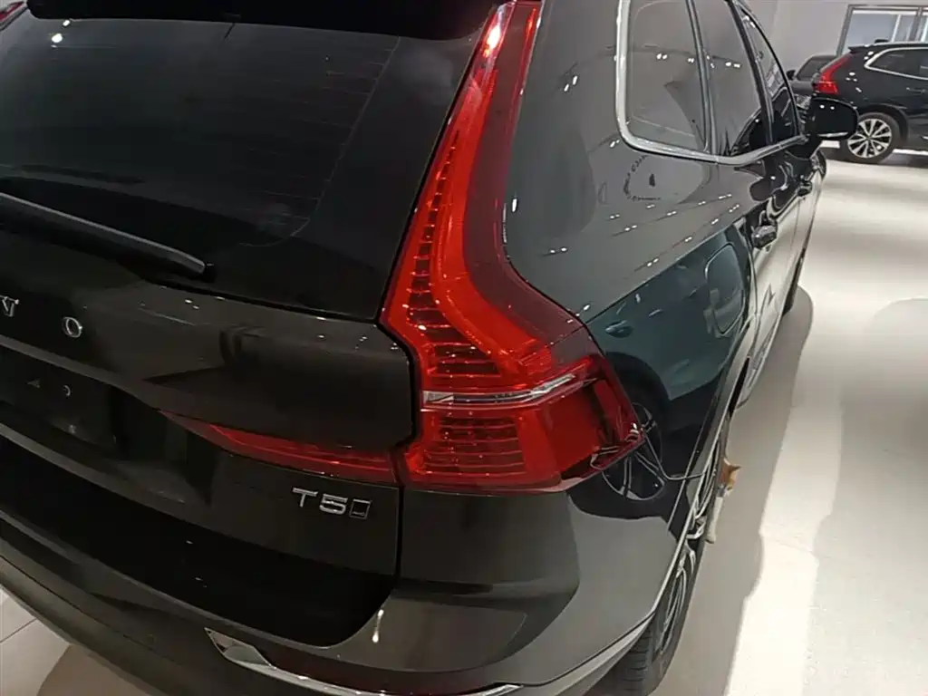 Volvo XC60 2021 T5 Luxury
